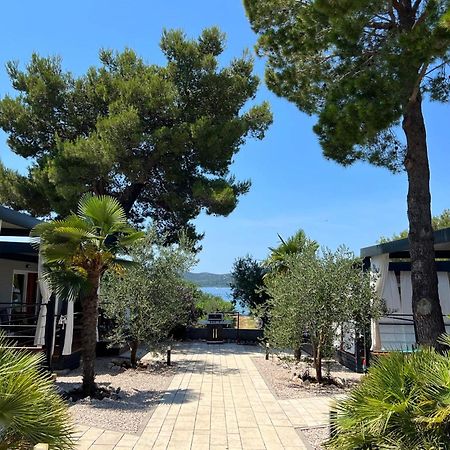 Dalmaris Camp - Prestige Mobile Homes Биоград на Мору Екстериор снимка