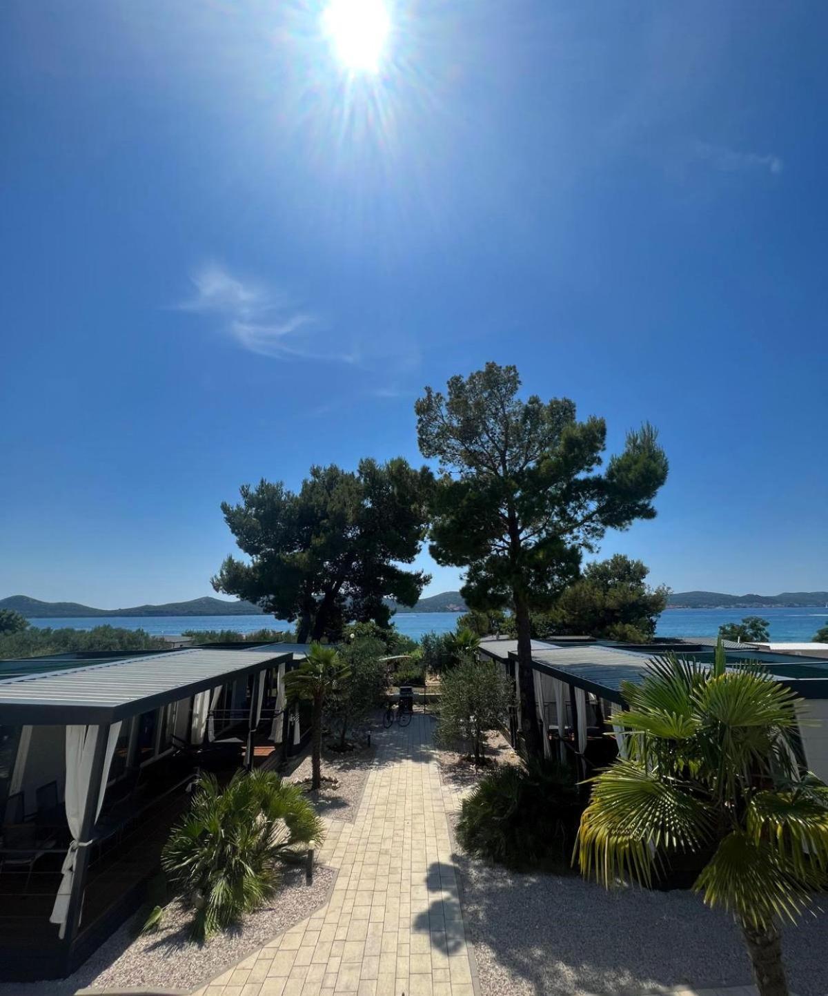 Dalmaris Camp - Prestige Mobile Homes Биоград на Мору Екстериор снимка