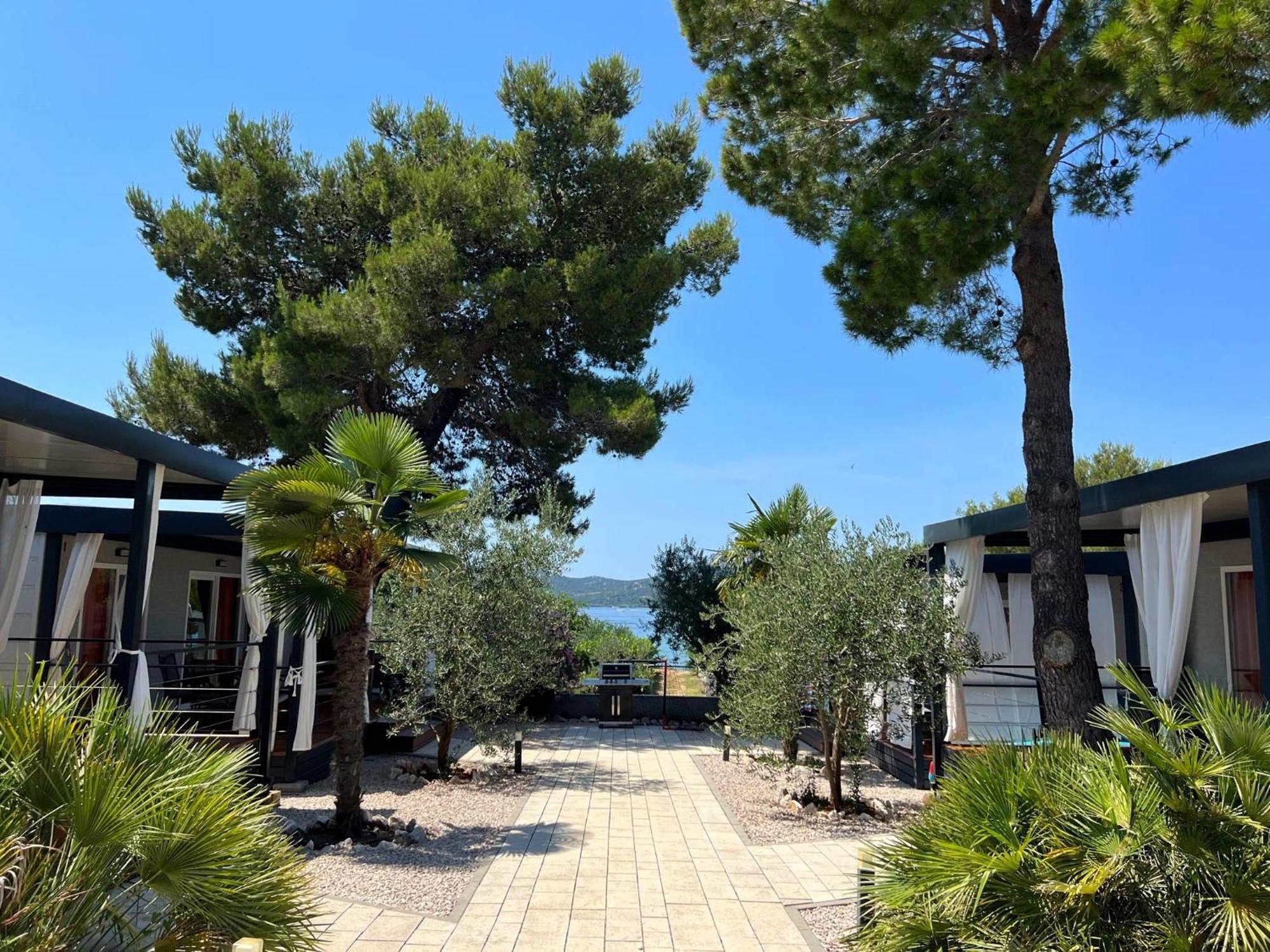 Dalmaris Camp - Prestige Mobile Homes Биоград на Мору Екстериор снимка