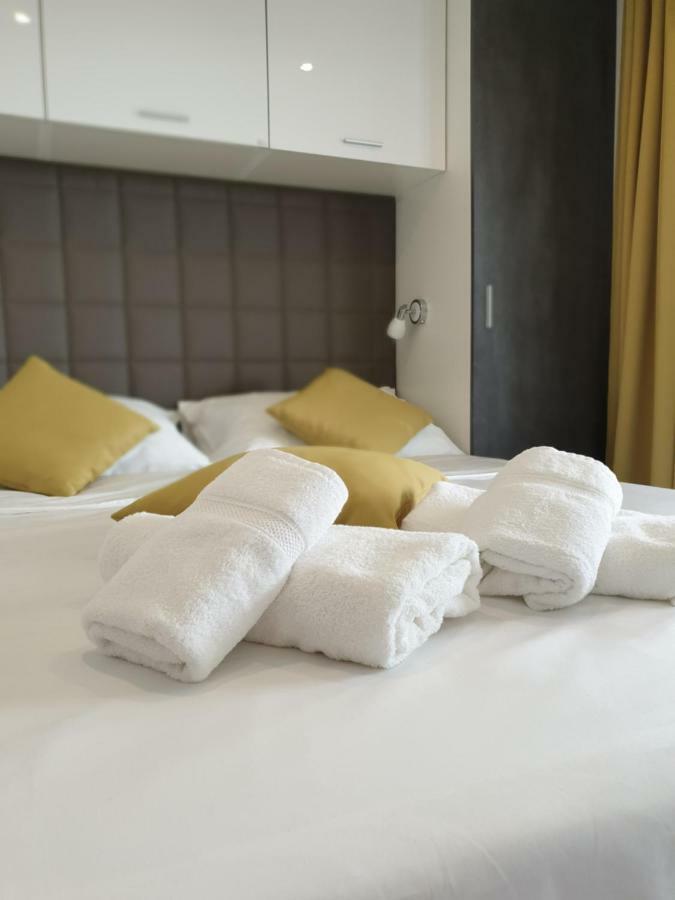 Dalmaris Camp - Prestige Mobile Homes Биоград на Мору Екстериор снимка