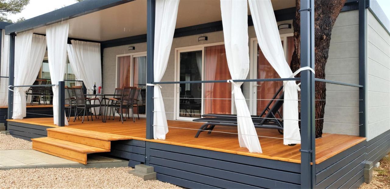 Dalmaris Camp - Prestige Mobile Homes Биоград на Мору Екстериор снимка